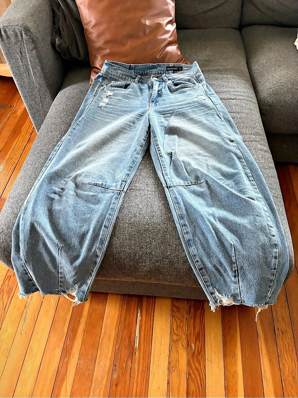 BLANKNYC The Long Barrel Leg Jeans Distressed Balloon Jeans in Blue Waist 27